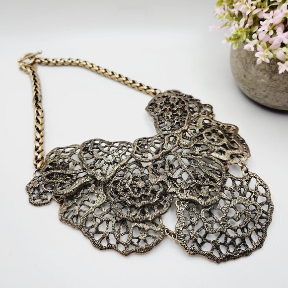 Ann Taylor Floral Lace Cluster Aged Gold Tone Steampunk Goth Statement Necklace - Picture 2 of 5